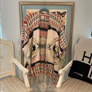 Free People cozy sweater/poncho ❤️🖤